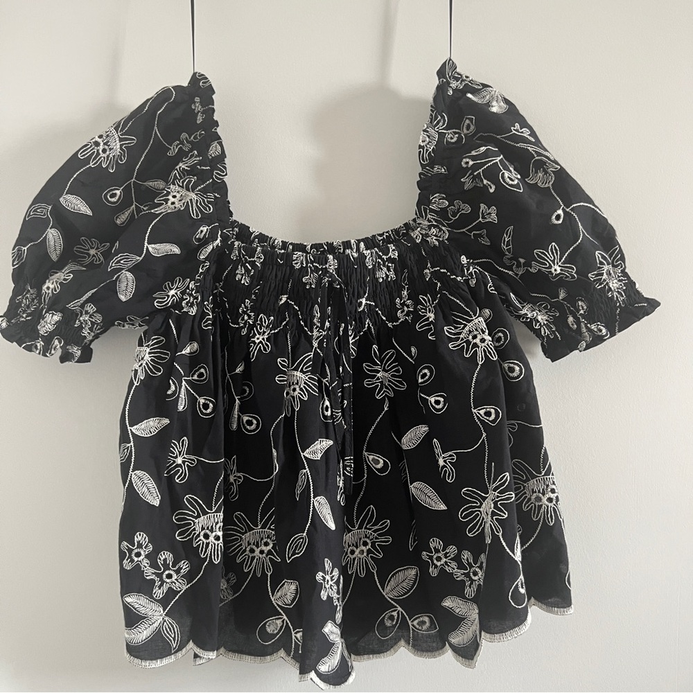Urban Revivo traditional-style bubble-sleeved women blouse with floral pattern
